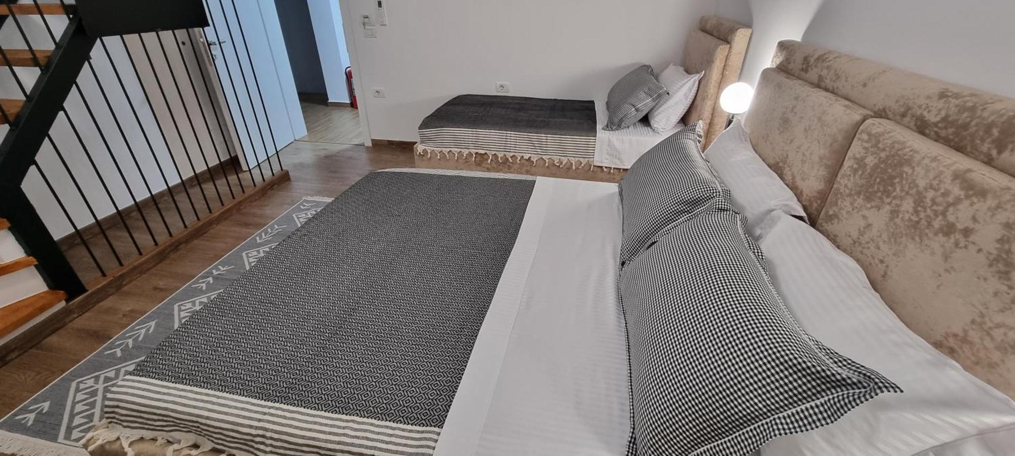 Salillari Guest House 培拉特 外观 照片
